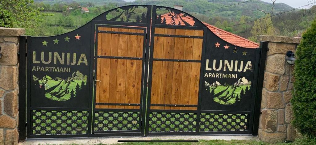 Apartmani Lunija Gornji Milanovac Exterior foto